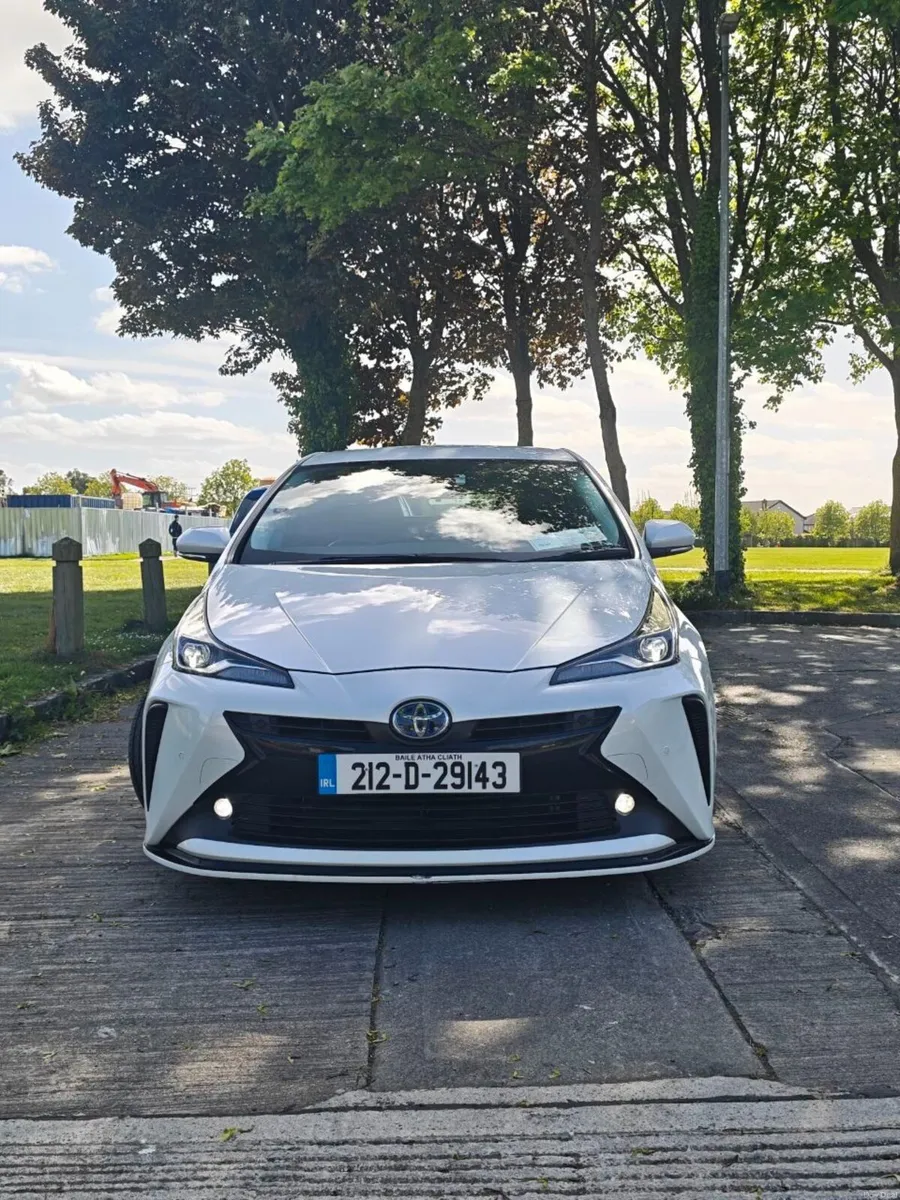 Toyota Prius JDM High-spec 5 SEATER - Image 2