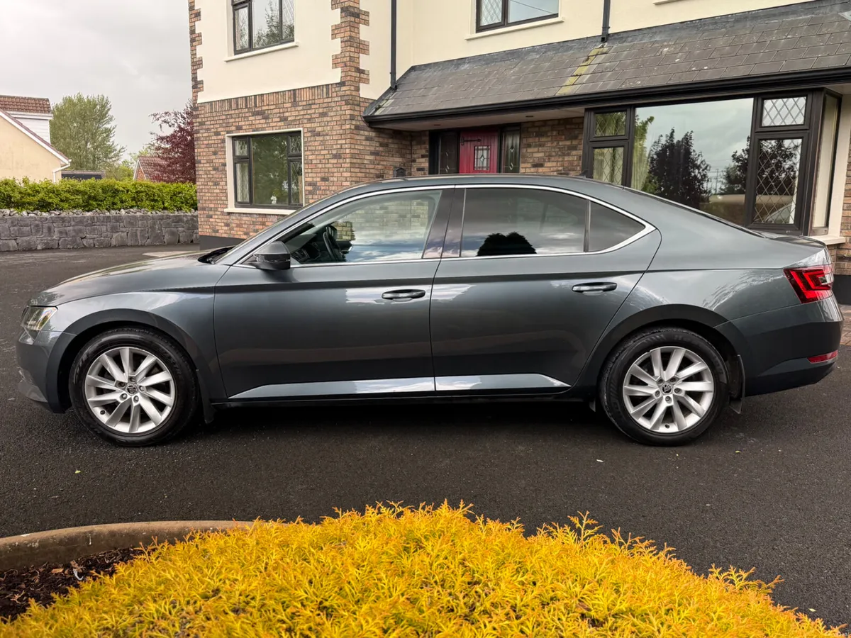 Excellent Condition Skoda Superb Style! - Image 4