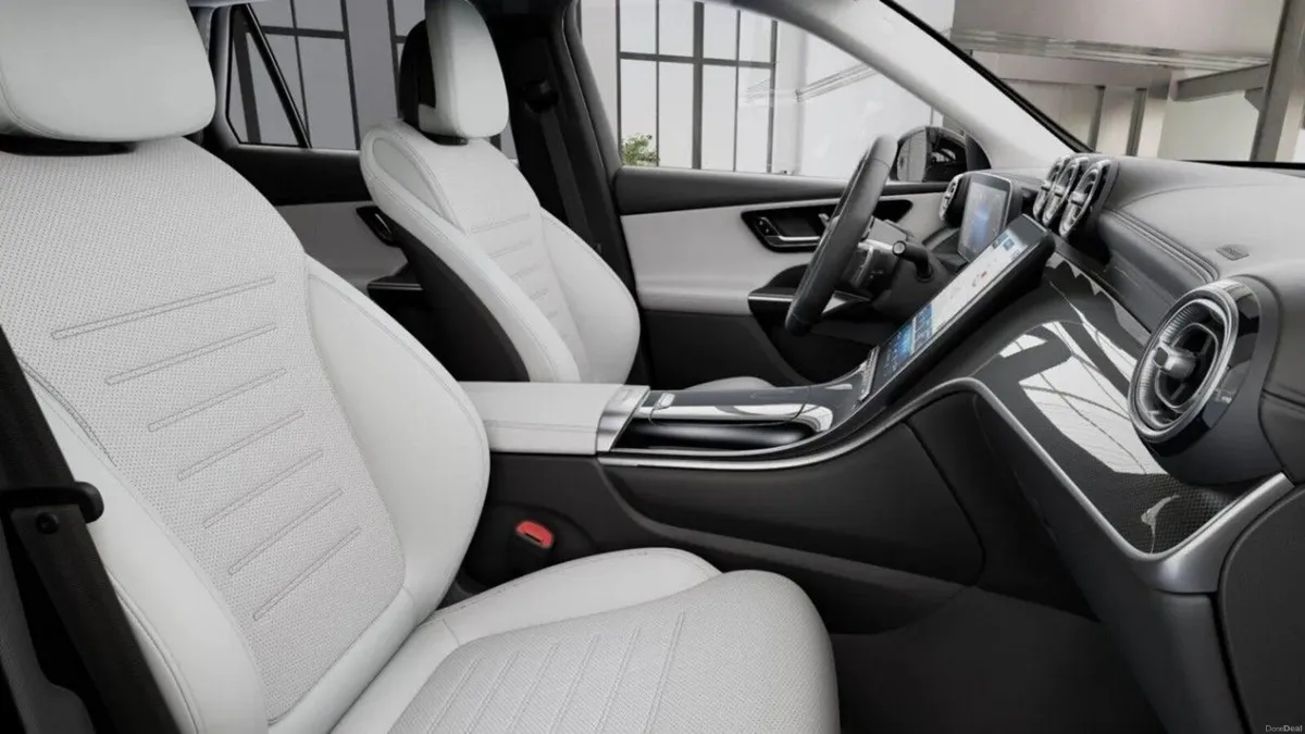 Mercedes-Benz GLC GLC 300 e 4MATIC EQ Hybrid Techn - Image 3