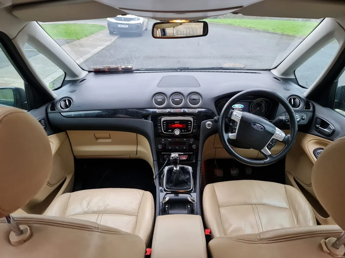 Ford Galaxy 2011 - Image 1