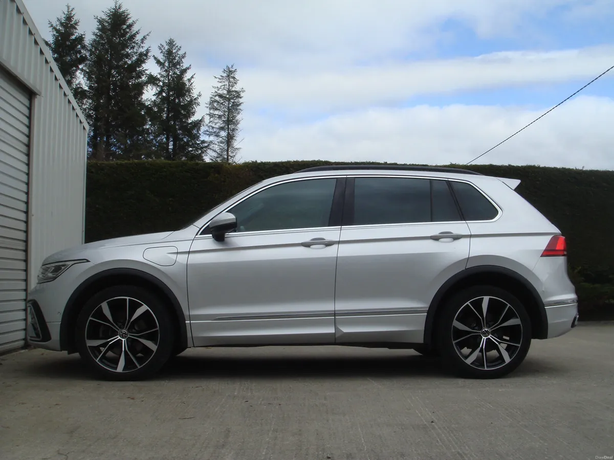 232 Tiguan R-Line Plug in Hybrid 1.4 TSI 240 BHP - Image 4
