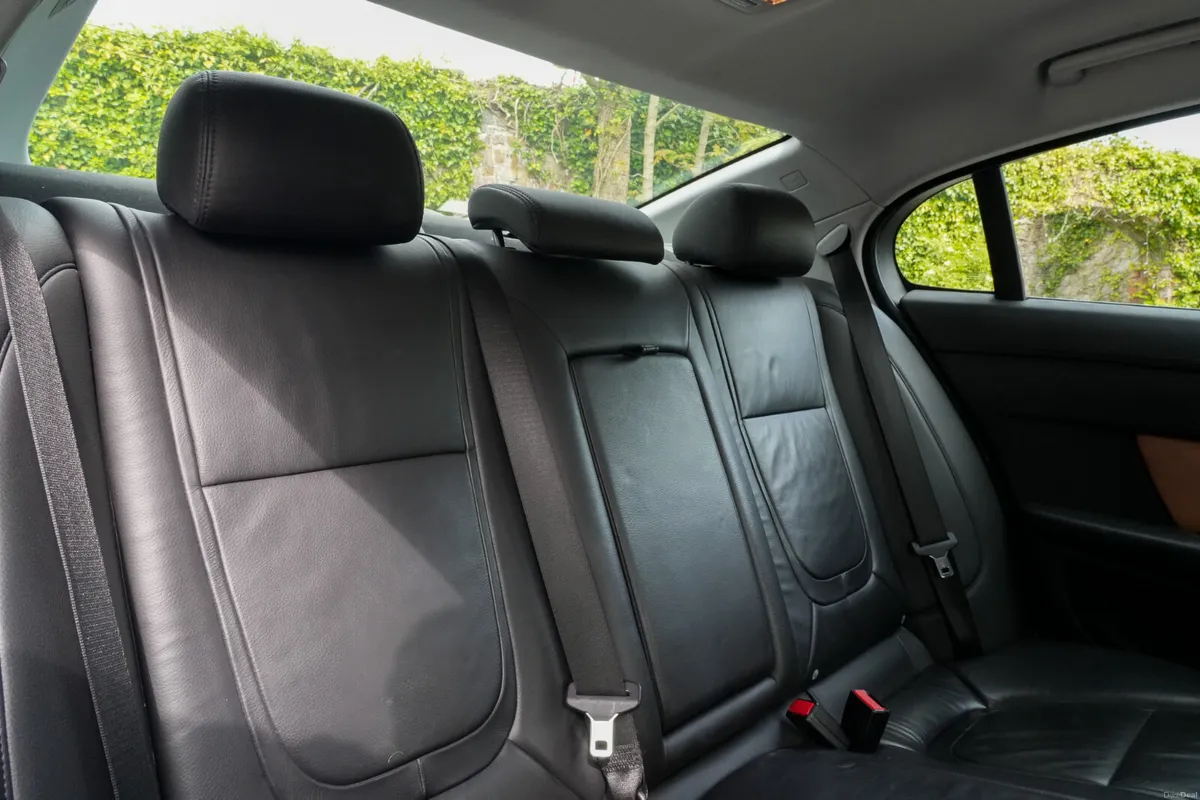 2012 Jaguar XF 2.2 Diesel Automatic - Image 4