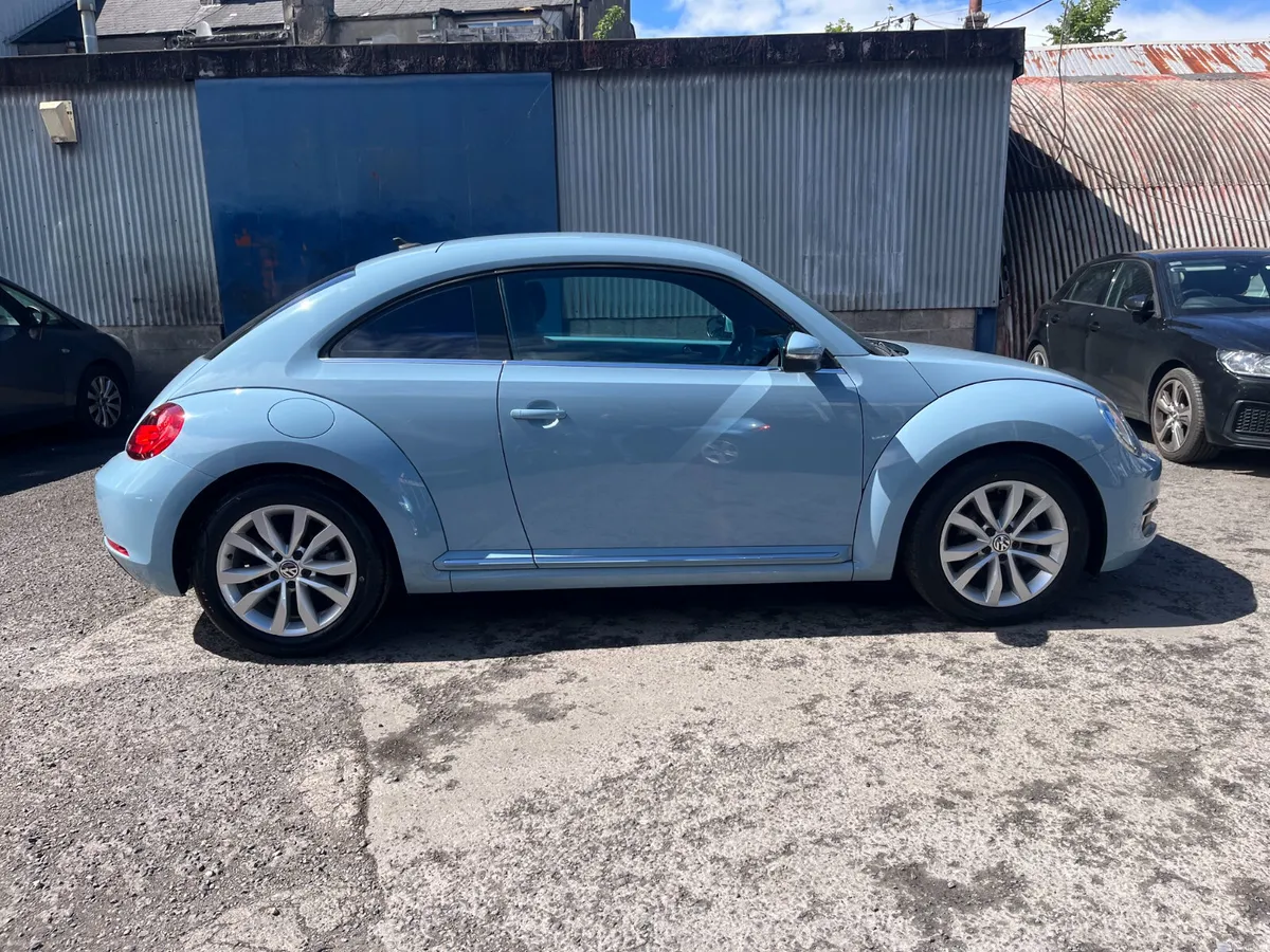 2014 VOLKSWAGEN BEETLE, FULL LEATHER, AUTOMATIC - Image 2