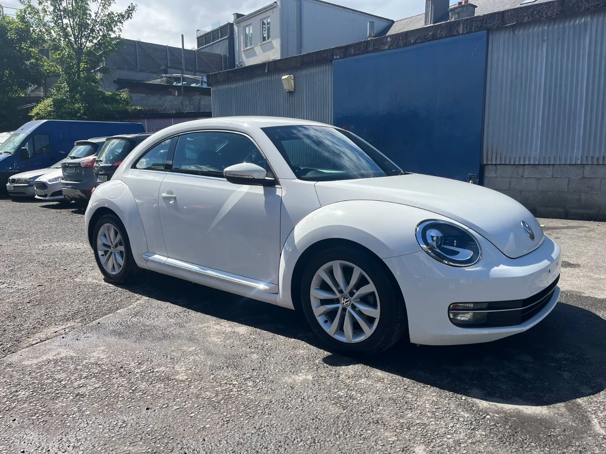 2013 VOLKSWAGEN BEETLE, FULL LEATHER, AUTOMATIC - Image 1