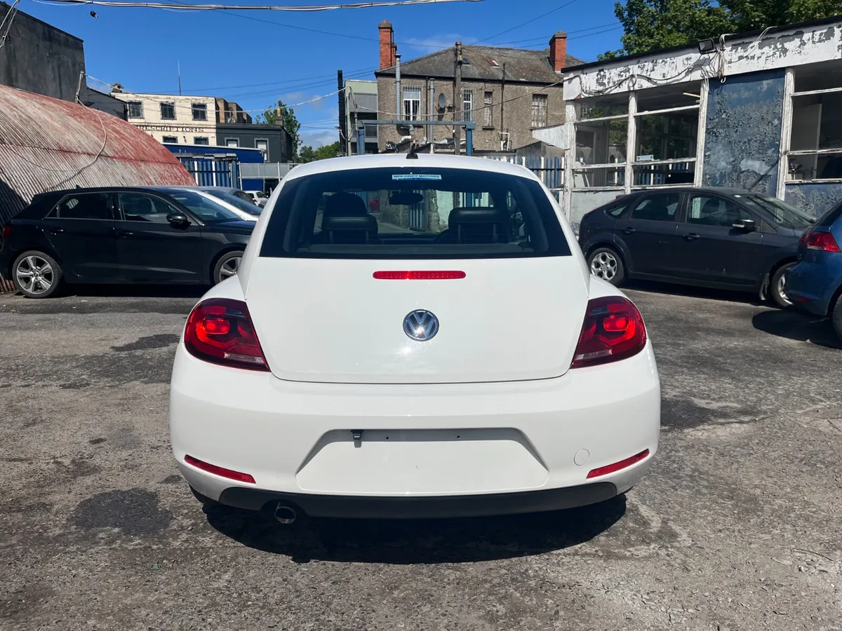 2013 VOLKSWAGEN BEETLE, FULL LEATHER, AUTOMATIC - Image 4