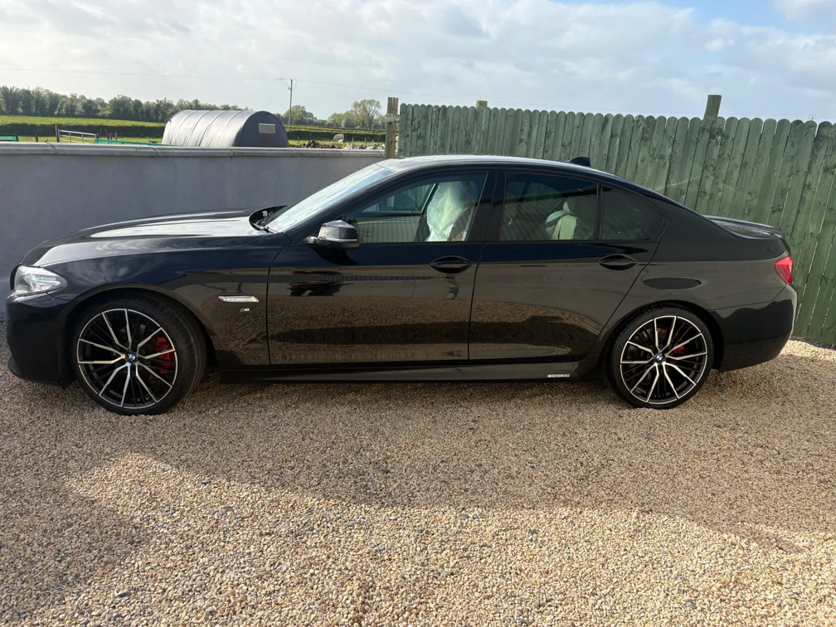 BMW 5-Series 2016 - Image 2