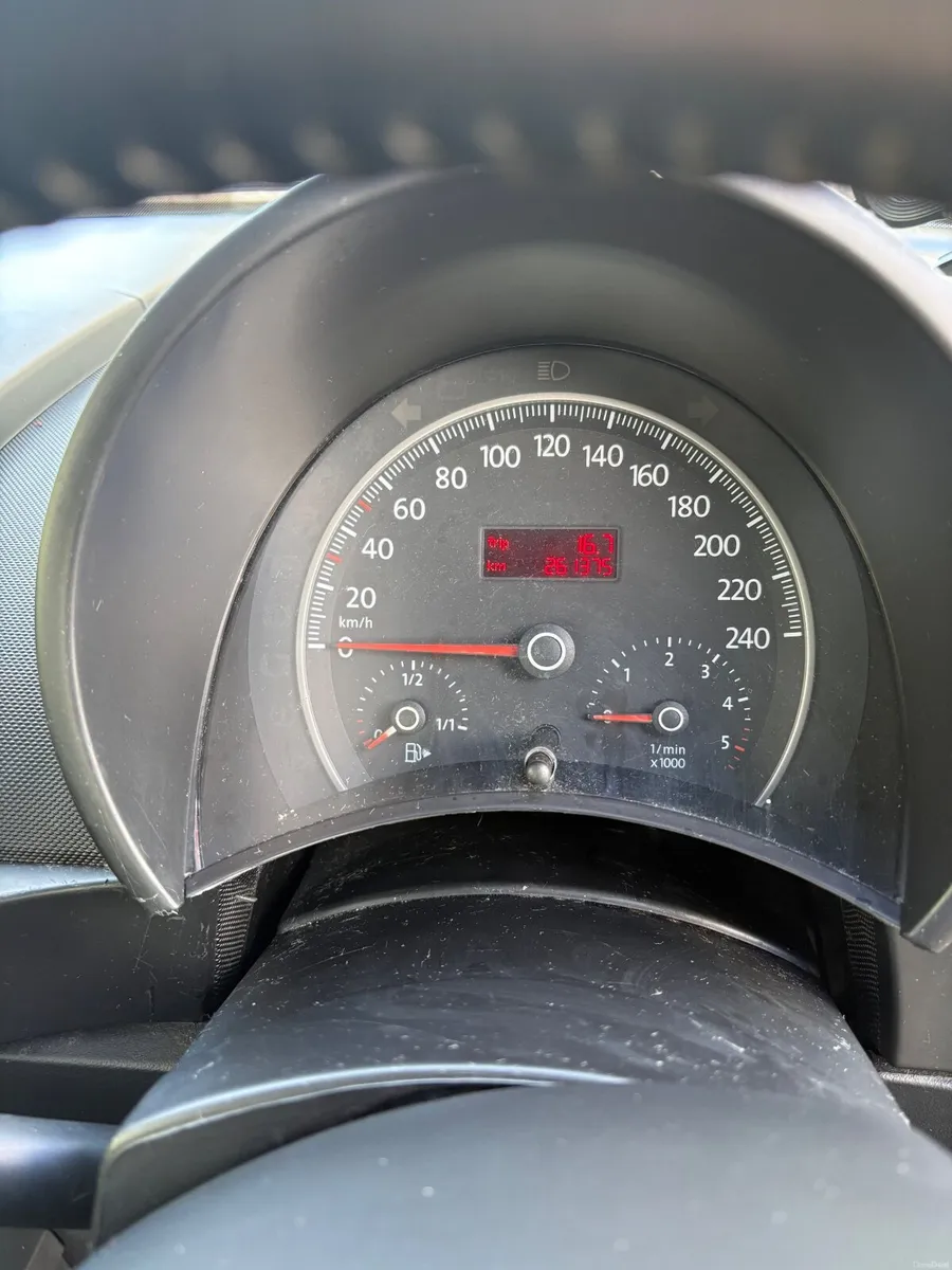 2008 VW Beetle 1.9 TDI – Sunroof & Heated Seats - Image 3