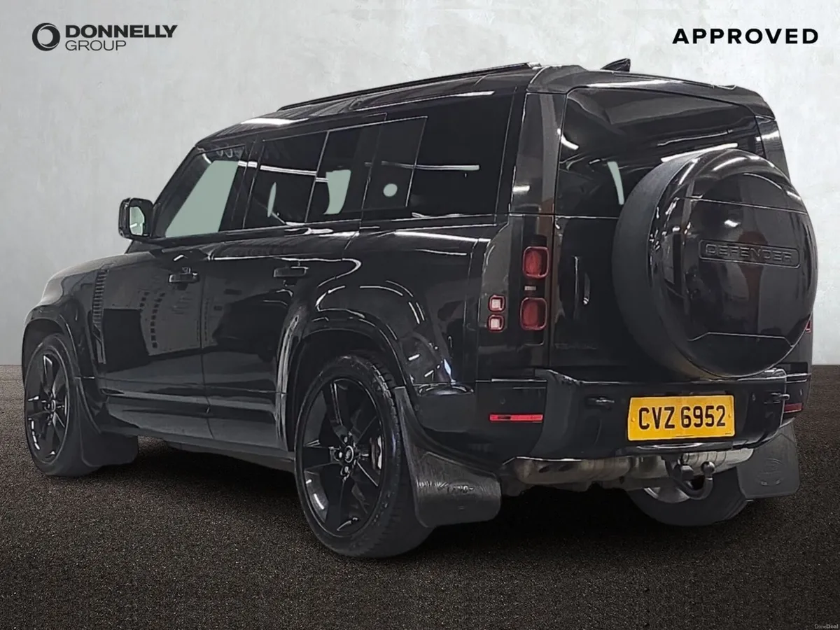 Land Rover Defender Diesel Estate X-Dynamic HSE - Image 2