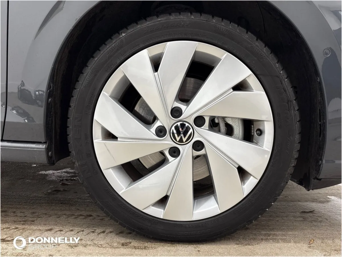 Volkswagen Golf Hatchback Match - Image 4