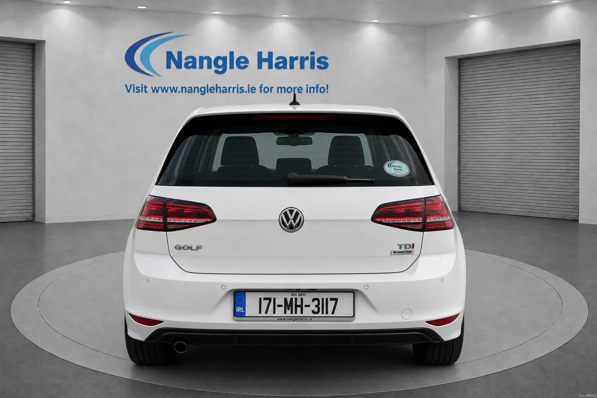 Volkswagen Golf LEATHER / SAT NAV - Image 4