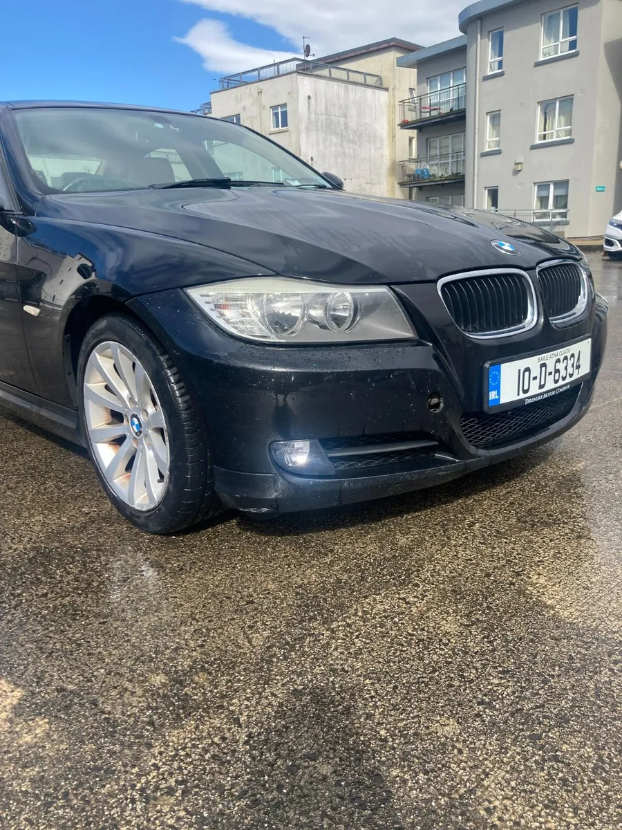 BMW 3-Series 2010 - Image 3