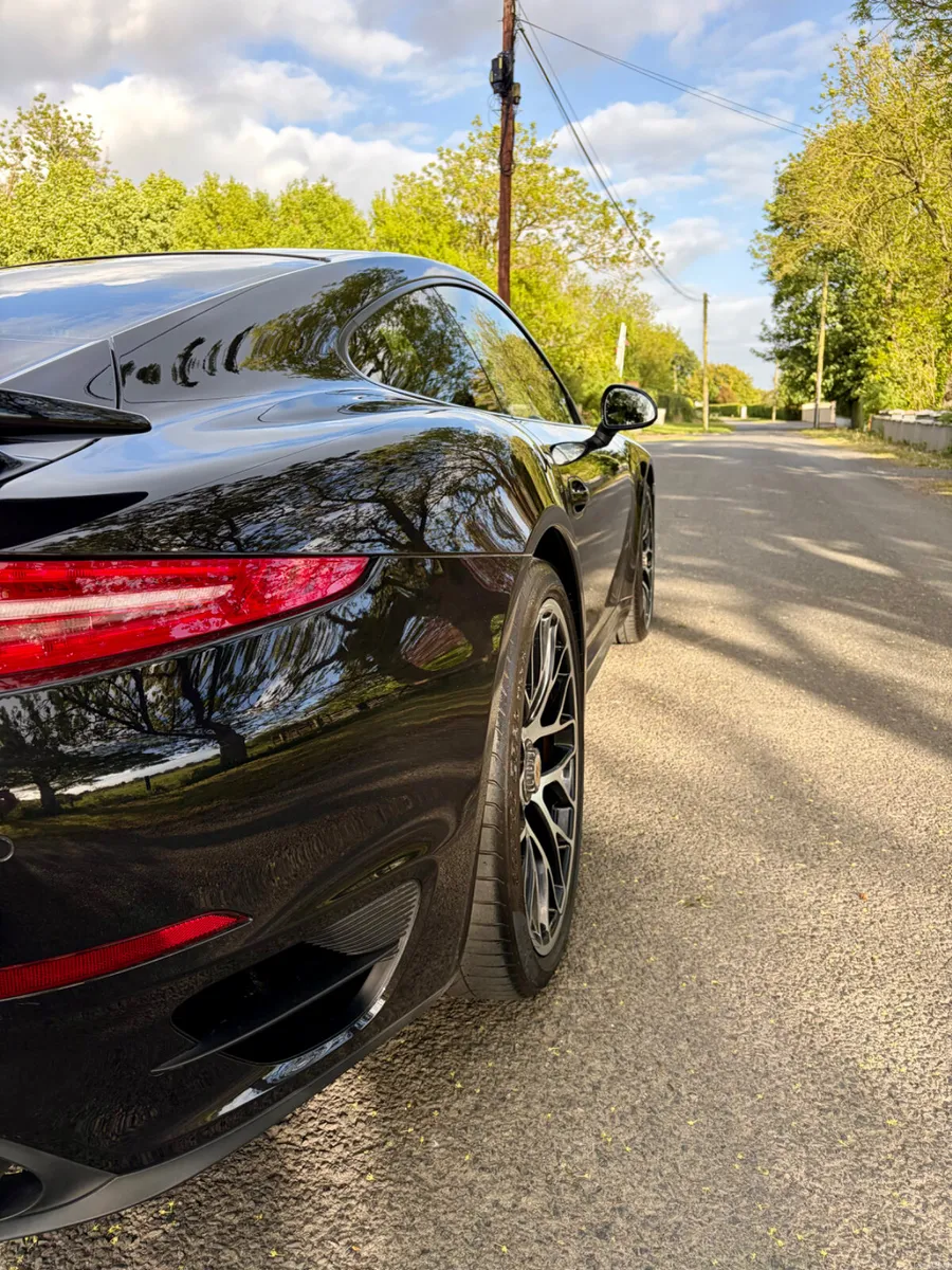 Exceptional Porsche 911 Turbo S (low mileage) - Image 5