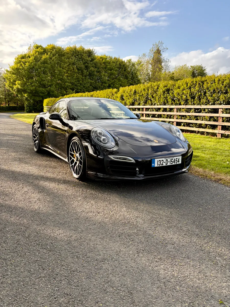 Exceptional Porsche 911 Turbo S (low mileage) - Image 2