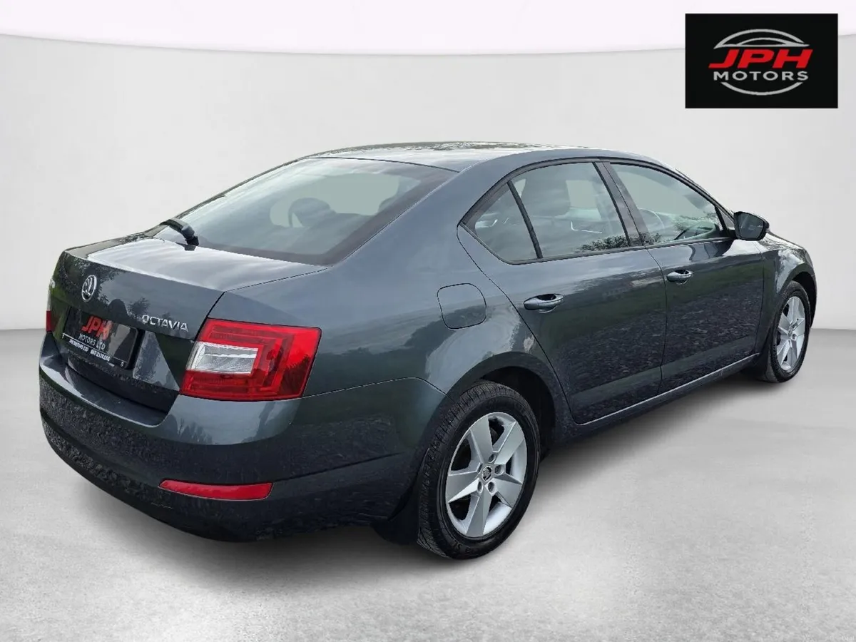 Skoda Octavia Automatic - Image 3
