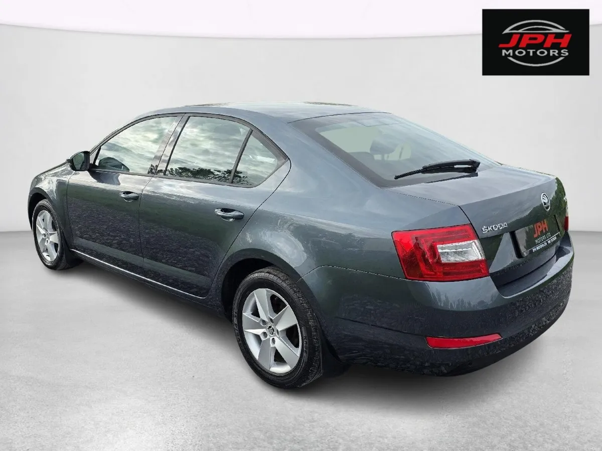 Skoda Octavia Automatic - Image 6
