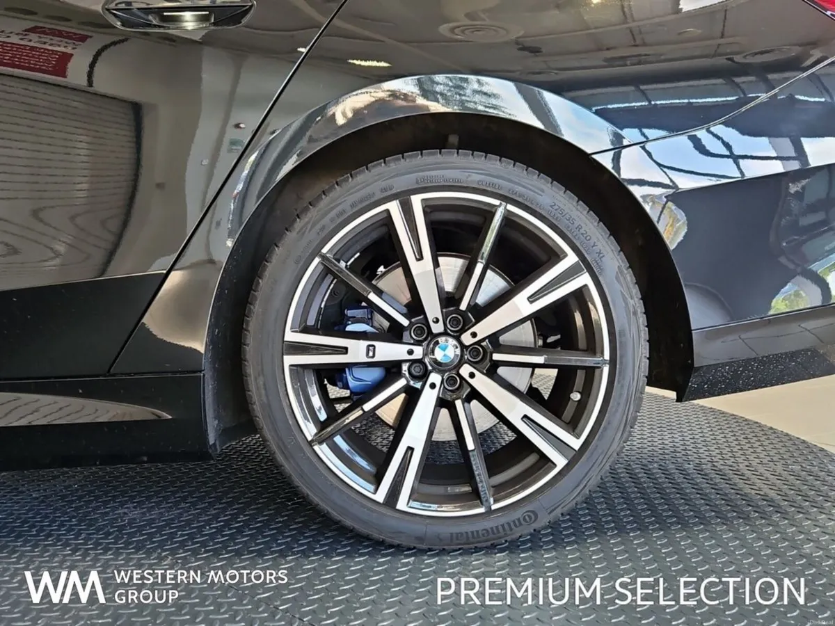 BMW 5-Series M Sport Auto eDrive 22.1 kWh PHEV 299 - Image 6