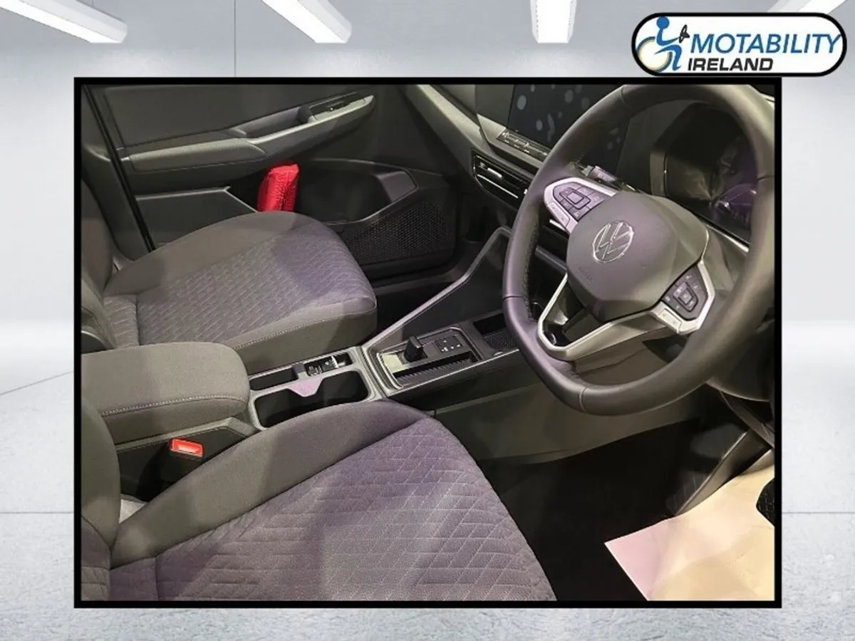 Volkswagen Caddy Maxi Life Wheelchair Accessible - Image 4