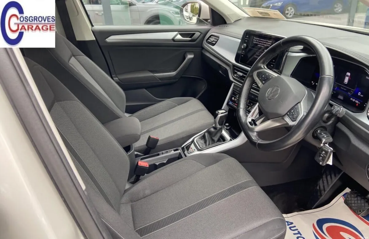 Volkswagen T-Roc 2023 - Image 3