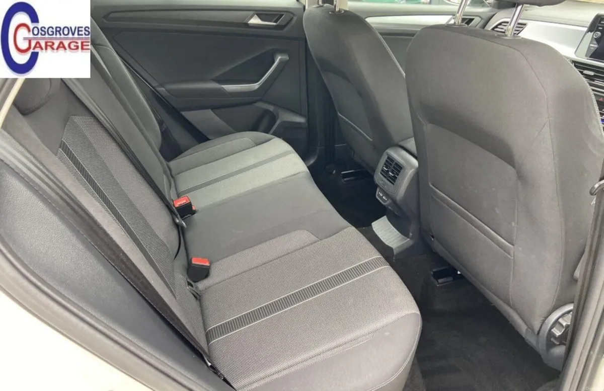 Volkswagen T-Roc 2023 - Image 4