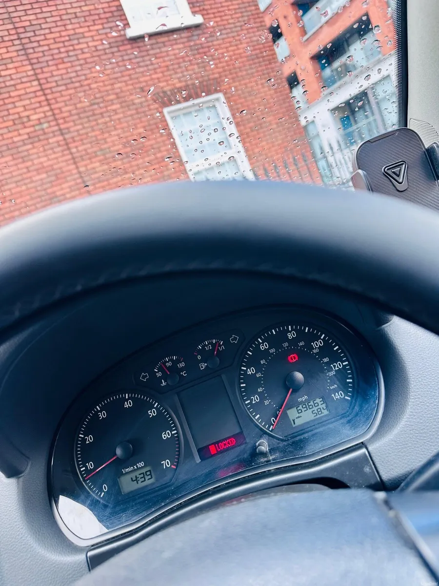Car - Image 4