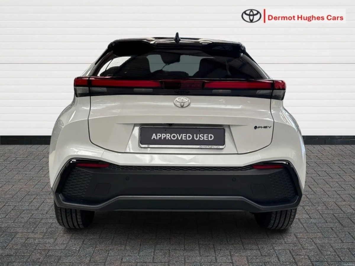 Toyota C-HR C-HR PHEV SOL AUTO - Image 4
