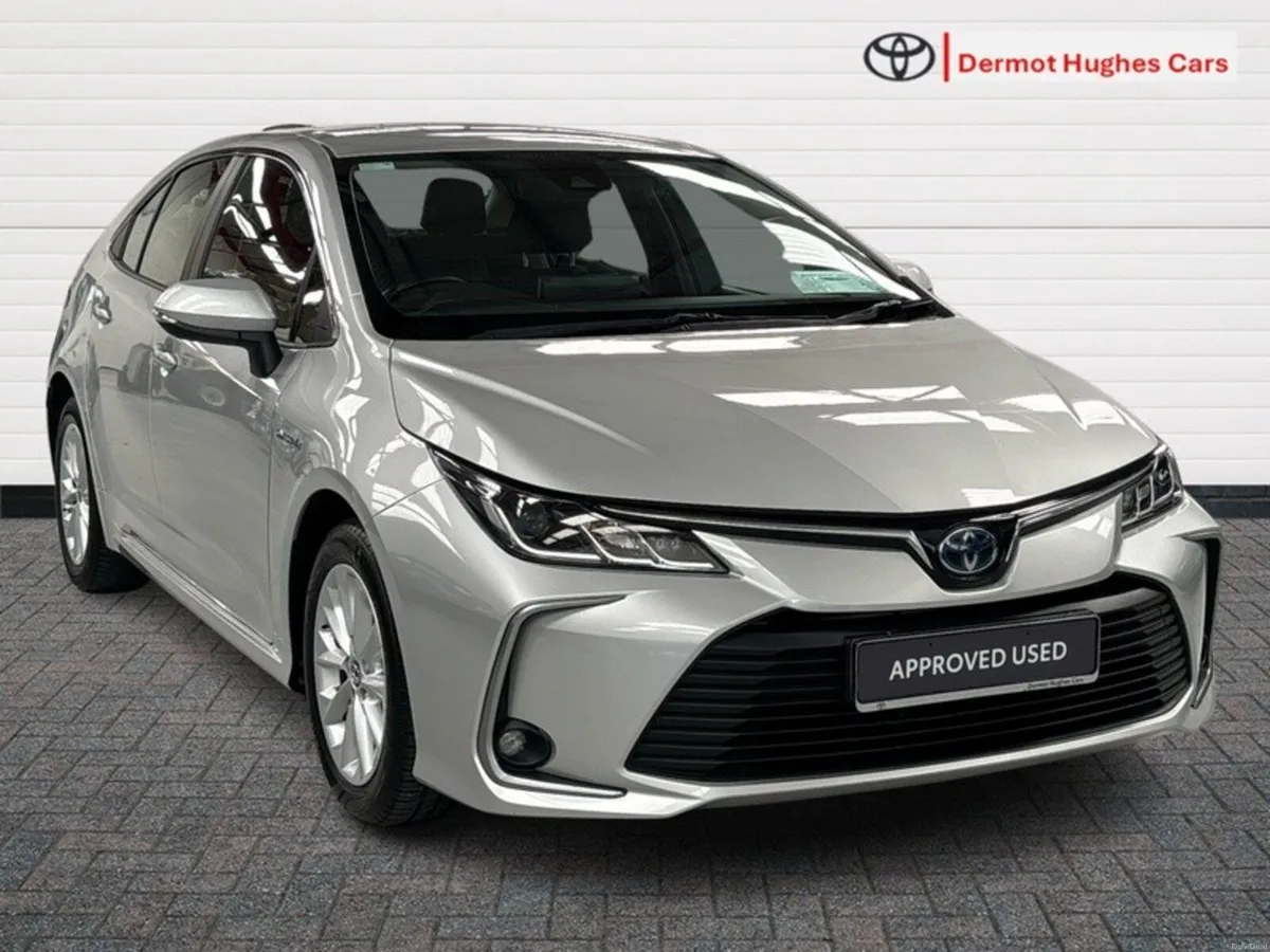 Toyota Corolla HYBRID LUNA SAL AUTO - Image 1
