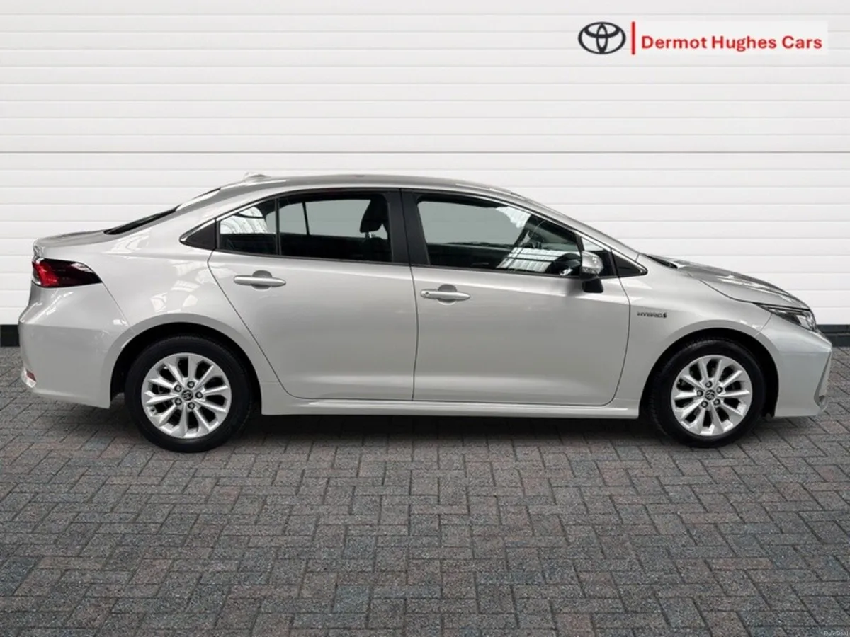 Toyota Corolla HYBRID LUNA SAL AUTO - Image 3