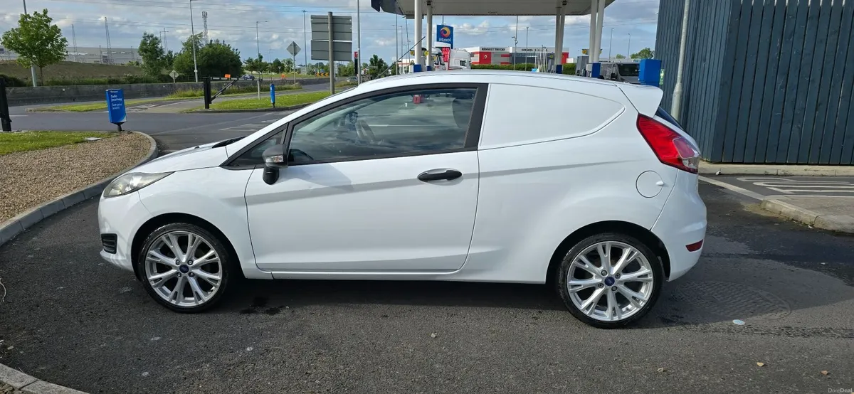 Ford Fiesta 2014 Van - Image 6