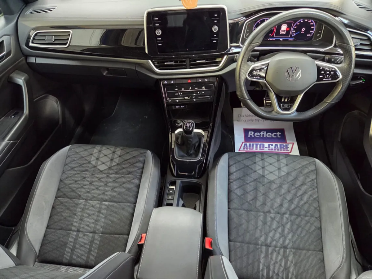 Volkswagen T-Roc R-LINE 2.0 TDI MANUAL 6SPEED FWD - Image 4