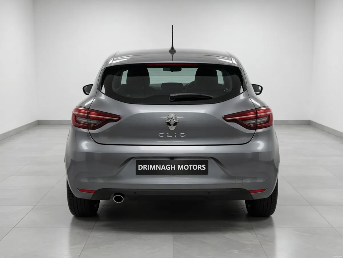 Renault Clio 2023 evolution - Image 5