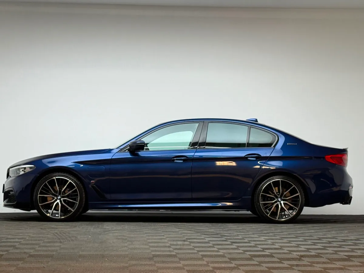 BMW 5-Series 530E M SPORT - Image 4