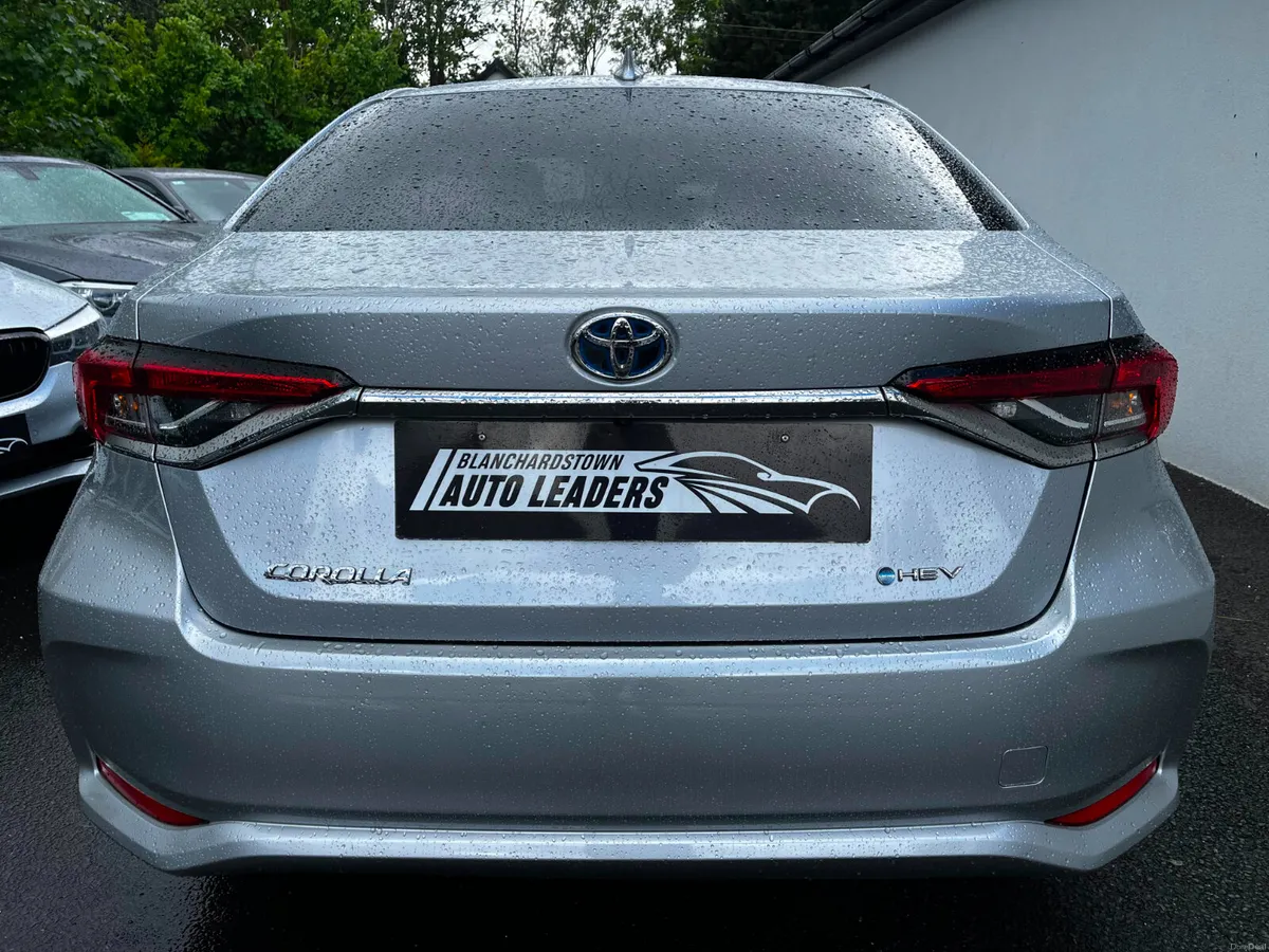 TOYOTA COROLLA 1.8 LUNA SPORT 126BHP HYBRID - Image 6