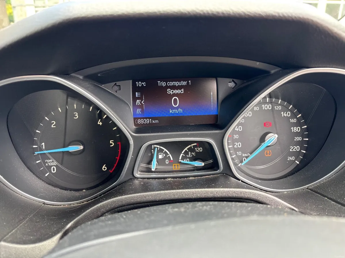 Ford Focus 1 owner - Image 3
