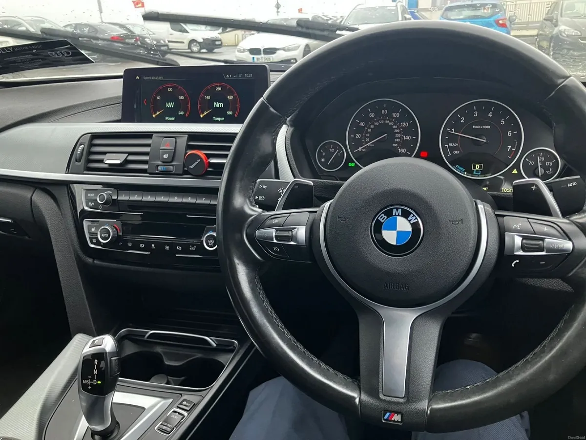 BMW 3-Series 2018 - Image 3
