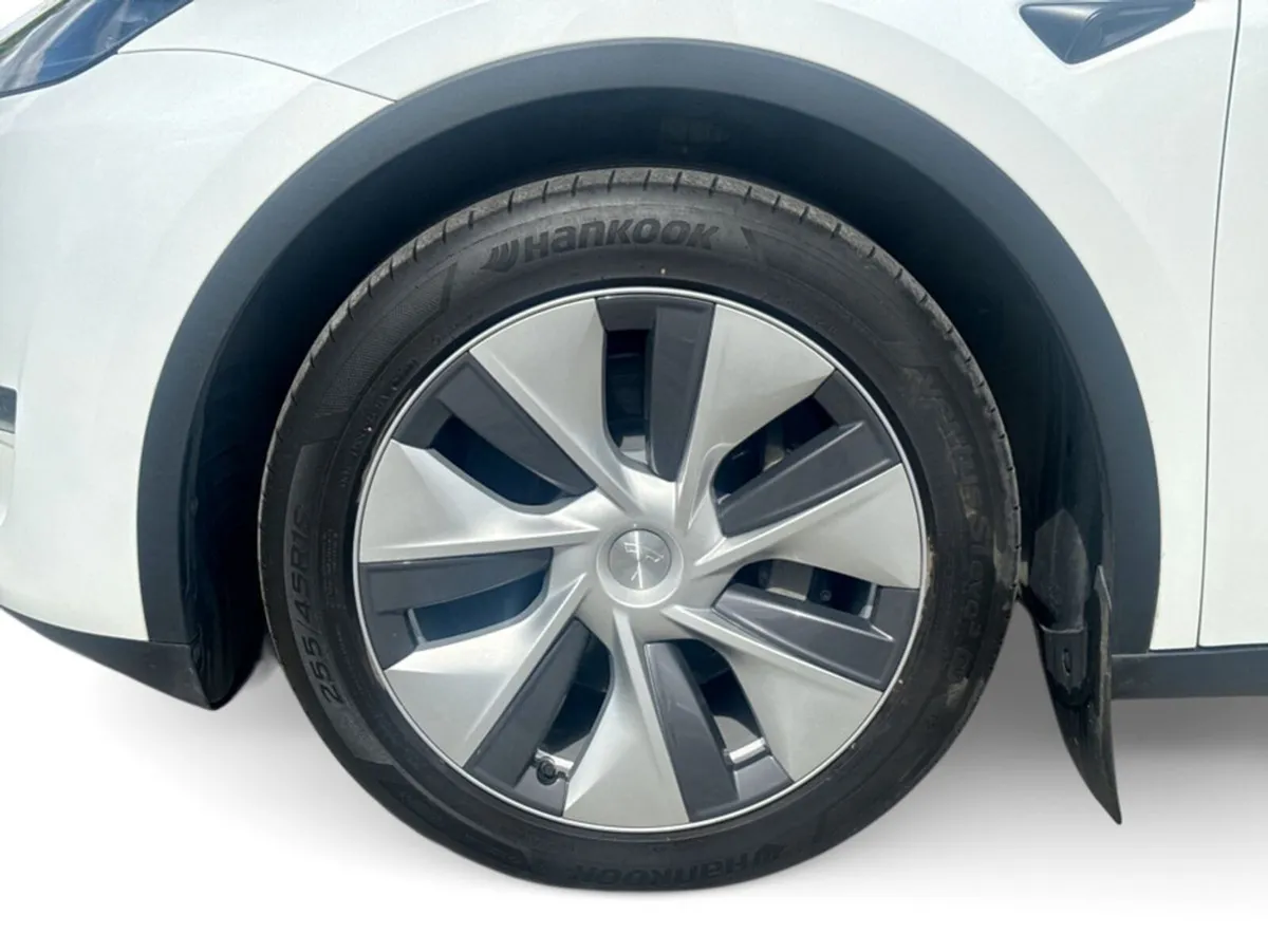 Tesla Model Y Long Range All Wheel Drive - Image 4