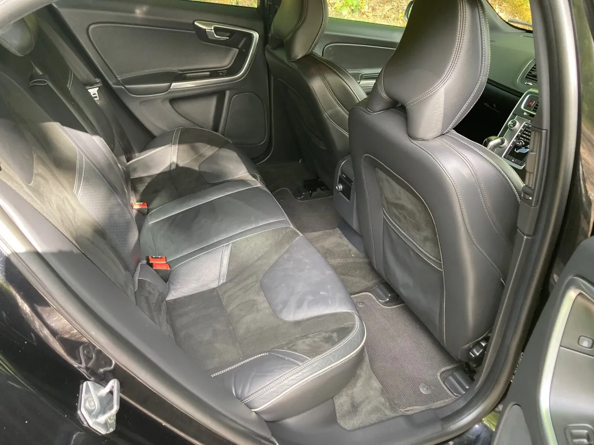 Volvo S60 2015 - Image 2