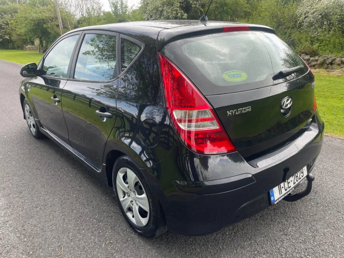 Hyundai i30 1.6 CRDI CLASSIC 90PS 5DR ISG - Image 3