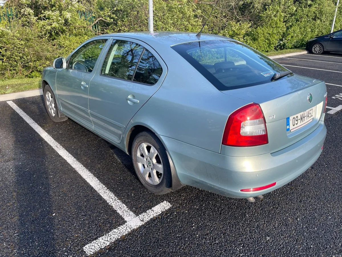Skoda Octavia 2009 - Image 2