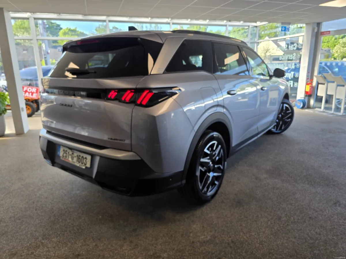 Peugeot 5008 1.2 Petrol Phev Allure 145bhp 2025 - Image 3