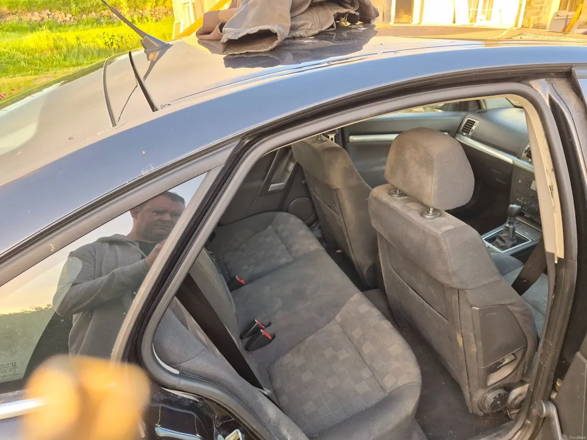 Vauxhall Vectra 2009 - Image 2