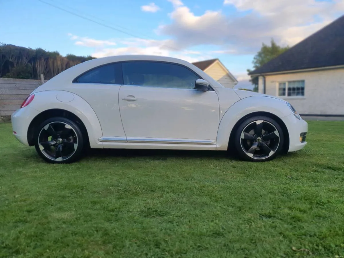 Vw BEATLE 1.6 DIESEL DESIGN MODEL 2013 - Image 6