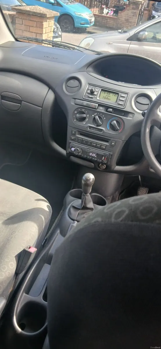 Toyota Yaris 2004 - Image 4