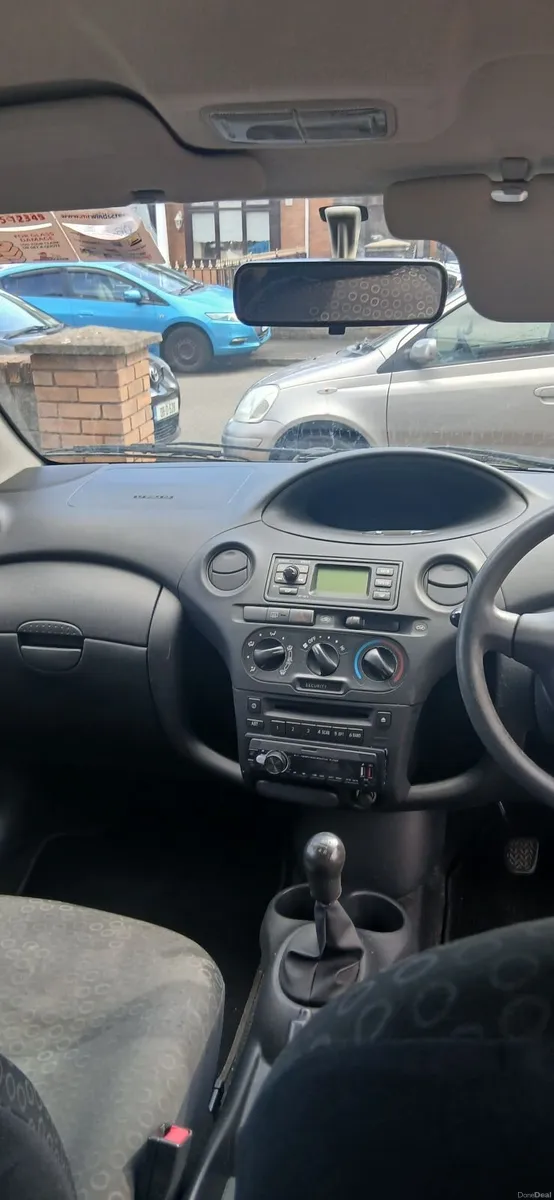 Toyota Yaris 2004 - Image 3