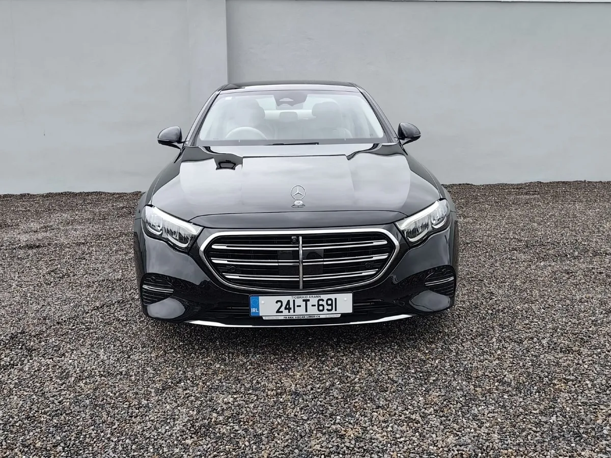 Mercedes-Benz E-Class 2024 - Image 1