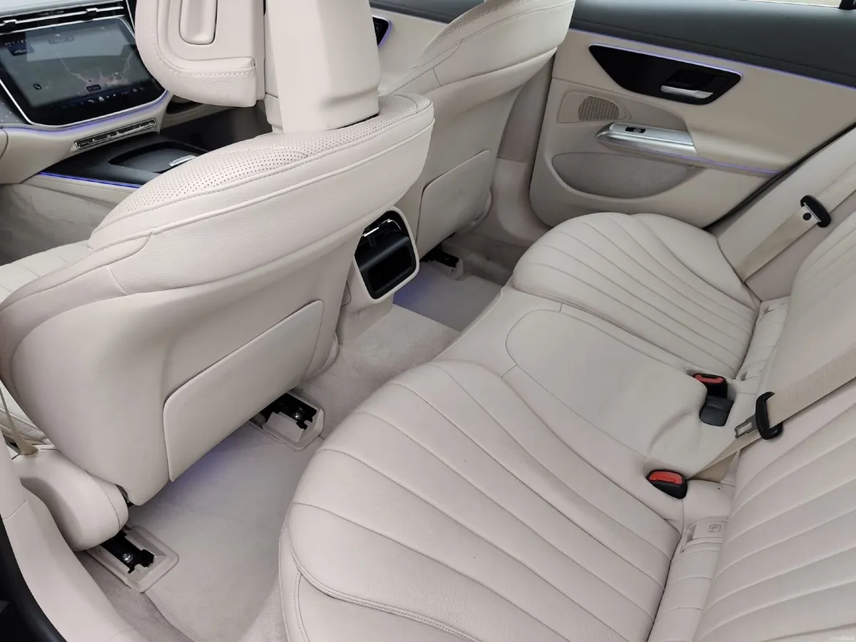 Mercedes-Benz E-Class 2024 - Image 3