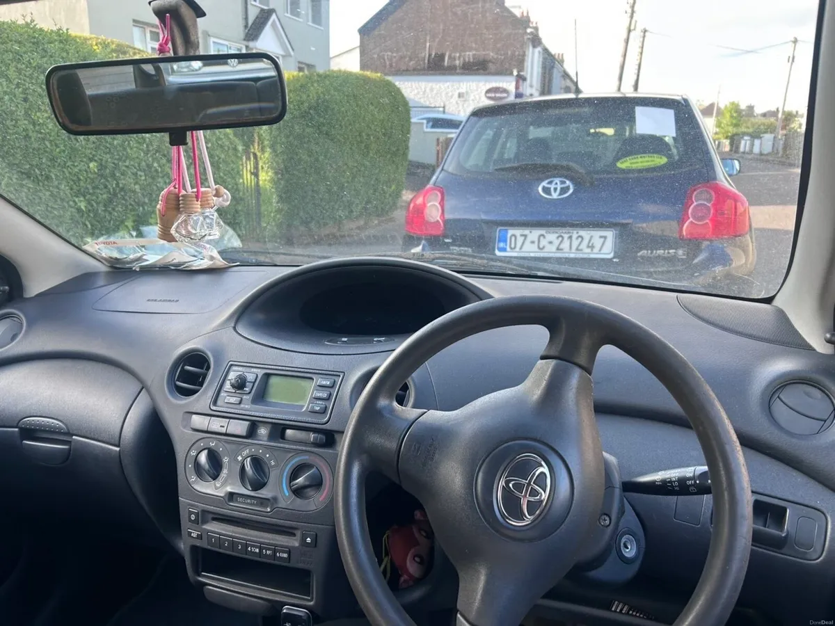 Toyota Yaris - Image 2
