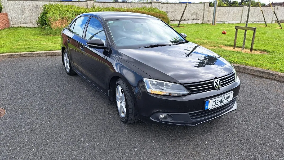 Volkswagen Jetta 2013 - Image 3