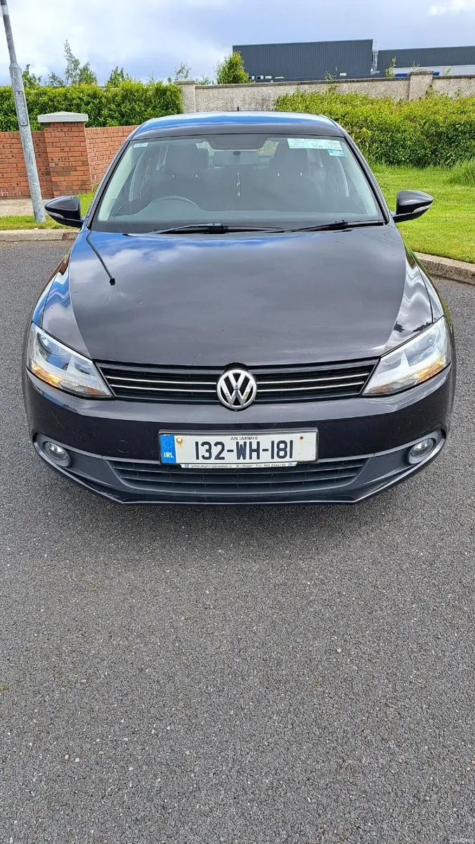 Volkswagen Jetta 2013 - Image 2