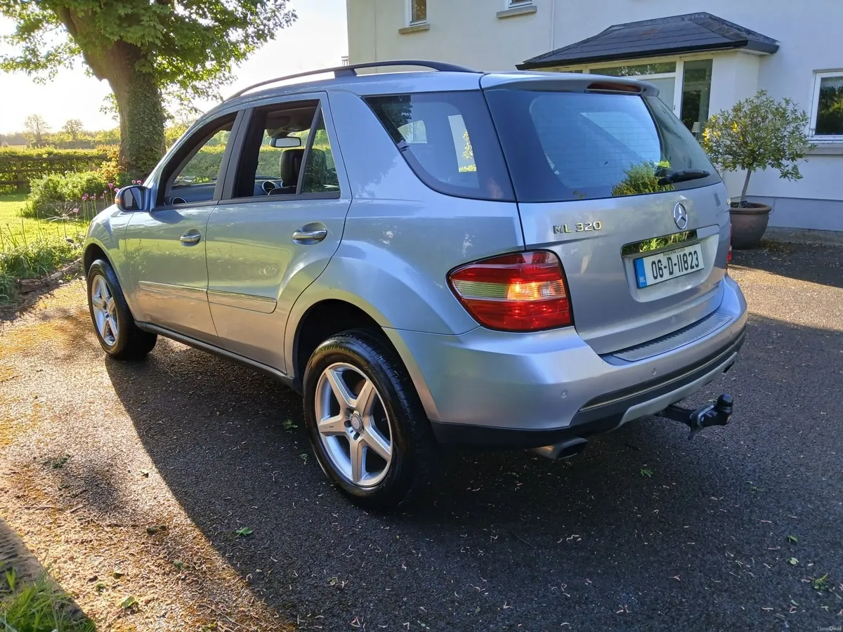 Mercedes ML 5 seater Commercial Auto. - Image 4
