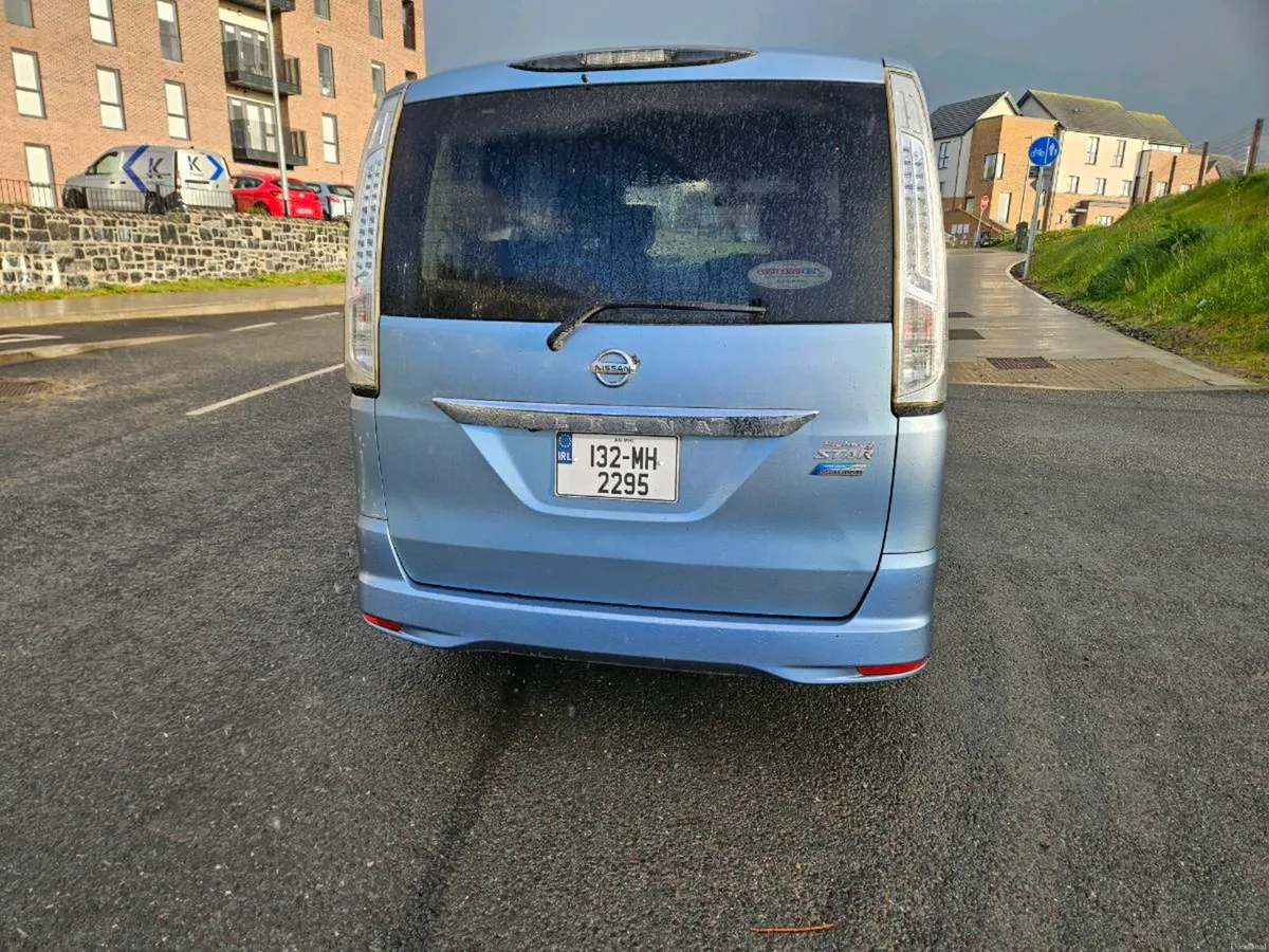 Nissan serena  hybrid 8 seats automatic - Image 4